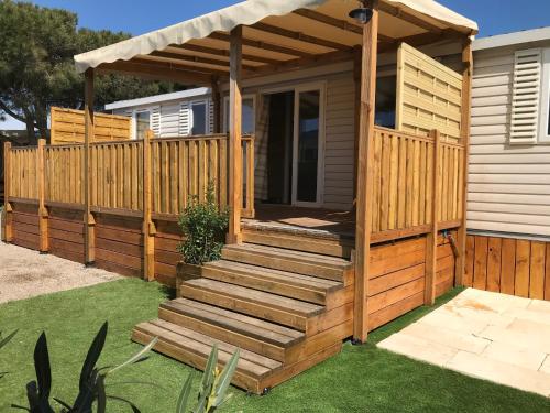 Imagen de la galería de Mobil Home camping Mar Estang bord de plage, en Canet-en-Roussillon