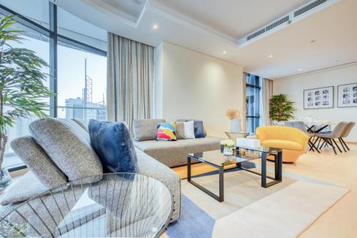 RH- Upscale Living in the Heart of the City, 02BR, Near Dubai Mall
