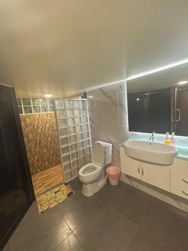Ένα μπάνιο στο Noree Jacuzzi House