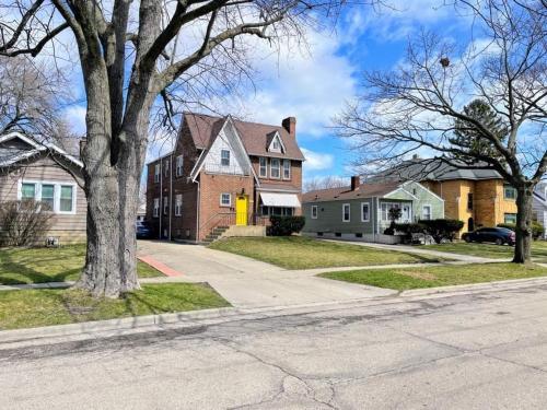 a group of houses on a street at 2 BR Apt near Great Lakes Naval Base and 6 Flags in Waukegan