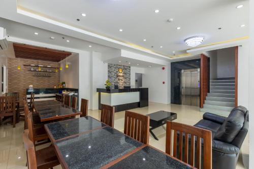 Gallery image of Yellowbell Hotel in Batangas City