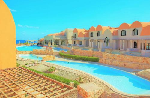 Bazén v ubytování Rohanou Beach Resort nebo v jeho okolí