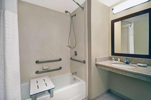 Bathroom sa Comfort Inn & Suites Wilton