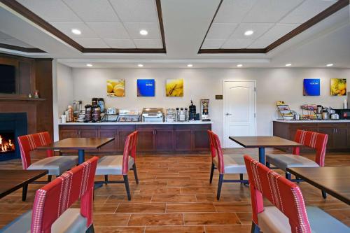 Εστιατόριο ή άλλο μέρος για φαγητό στο Comfort Inn & Suites Wilton