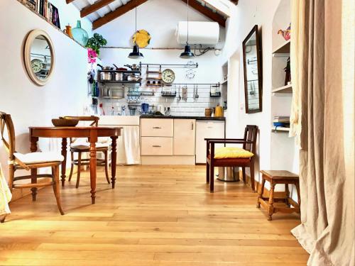 Kuchyňa alebo kuchynka v ubytovaní CASA LA FUENTE D Casas Vejer Debra
