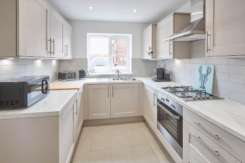 Virtuvė arba virtuvėlė apgyvendinimo įstaigoje Host & Stay - Highfield House