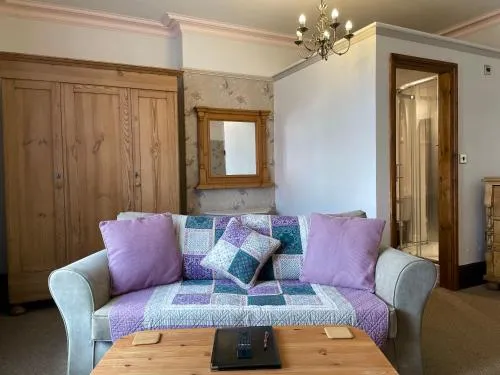 Overdale Guesthouse and Free Parking photo 47