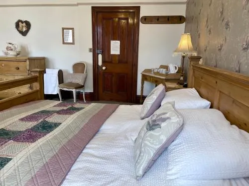 Overdale Guesthouse and Free Parking photo 49