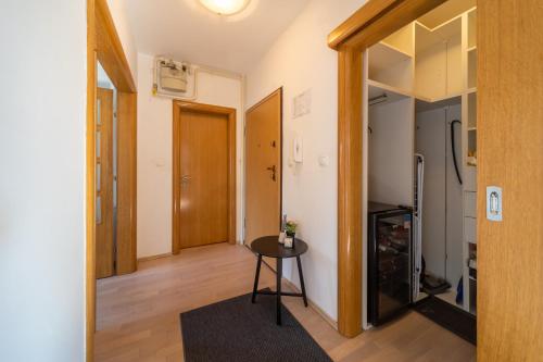 SUPER PetrovA Apartment