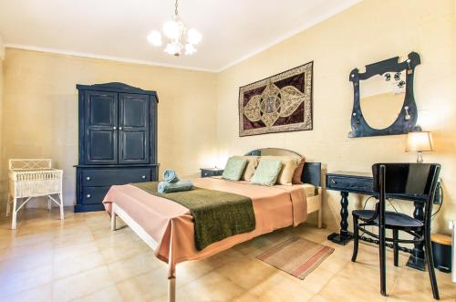 Galeriebild der Unterkunft 'Feel@Home' Xlendi Retro Designer Apt 30sec from beach in Xlendi