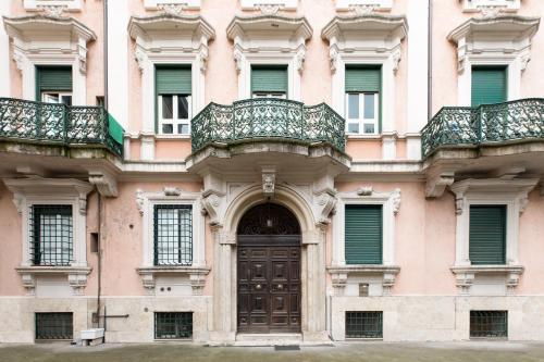 iFlat Sunny and Colorful Esquilino Apartment