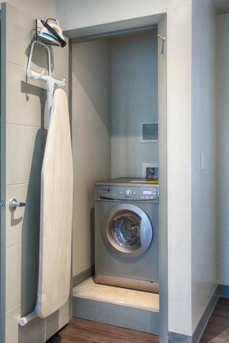 Galeriebild der Unterkunft Z Loft Extended Stay Hotel in Saint Robert
