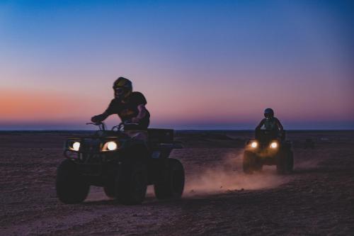 Clientes alojados en Sahara Camp