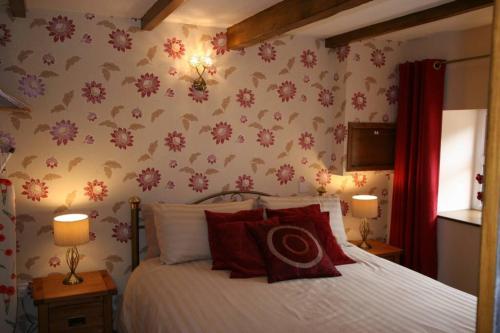 Gallery image of Larch Cottage, Ruston dog friendly with hot tub in Scarborough