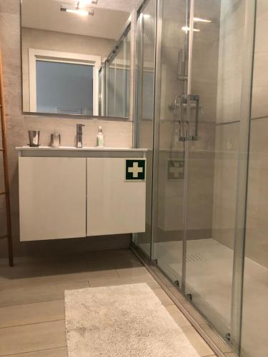 Een badkamer bij SOFISTICADO T2 MonteGordo
