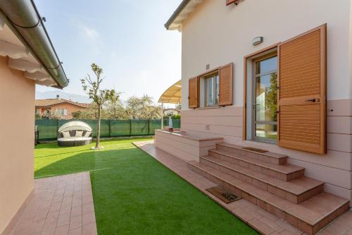 Zahrada ubytování Villino Esse, Libero su 4 Lati più Dependance nel cuore della Versilia