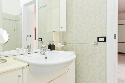 GuestHost - Stazione Centrale Cozy and Functional Flat