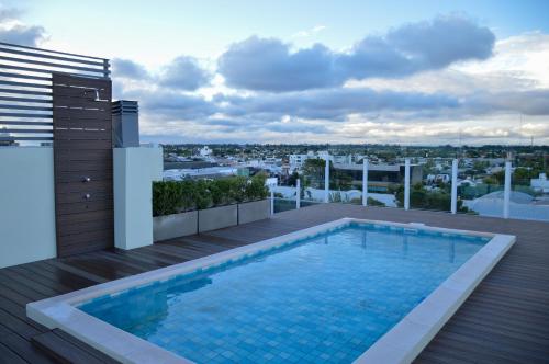 Bazén v ubytování Inizio Hotel by Kube Mgmt nebo v jeho okolí