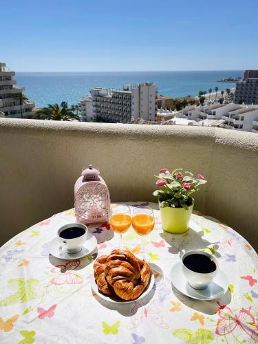 Beautiful apartment with sea views, Benal Beach