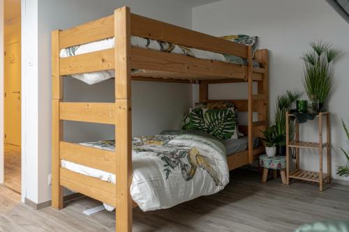 Poschodová posteľ alebo postele v izbe v ubytovaní Harbourskitchenhouse@sea