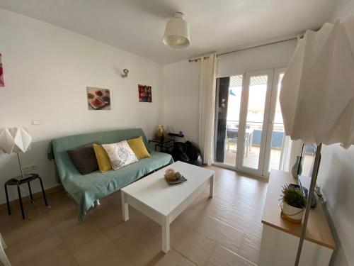 Apartamento con terraza garaje y wifi