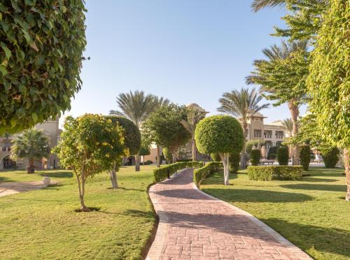 Jardin de l'établissement Serenity Alpha Beach - Ex Serenity Makadi Beach