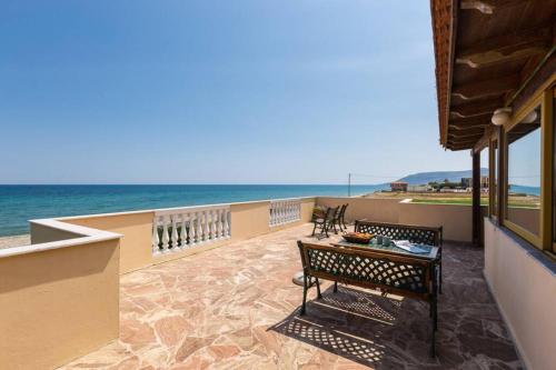 Effie Beach Front Apartment with Pool