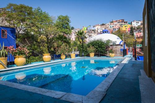 The swimming pool at or close to Hotel Hacienda de Cobos