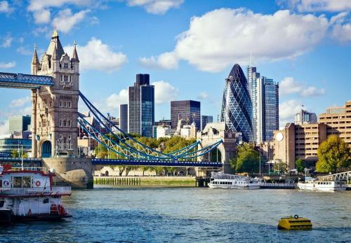 a view of the tower bridge and the city of london at Trustay Serviced Apartments - Shoreditch in London