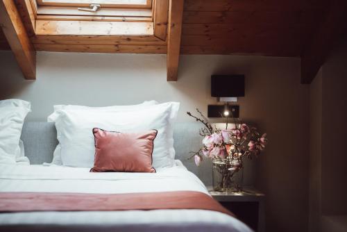 Ένα ή περισσότερα κρεβάτια σε δωμάτιο στο Akti Hotel Ioannina