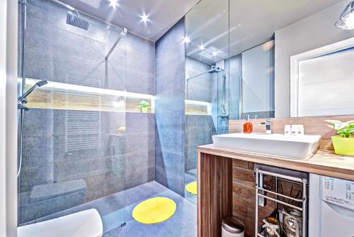 Et badeværelse på Apartamenty Homely Place Serce Poznania - Stary Rynek - Parking