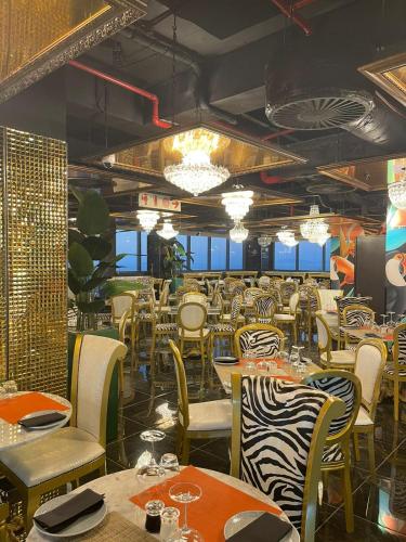 Restoran või mõni muu söögikoht majutusasutuses Hotel Sky Cape Town