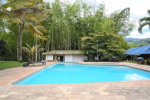 สระว่ายน้ำที่อยู่ใกล้ ๆ หรือใน Eco Hotel Hacienda El Diamante