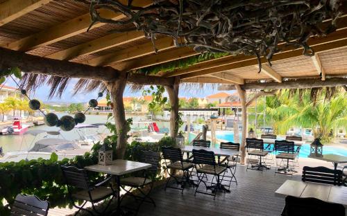 Piscina di Ocean Breeze Boutique Hotel & Marina o nelle vicinanze
