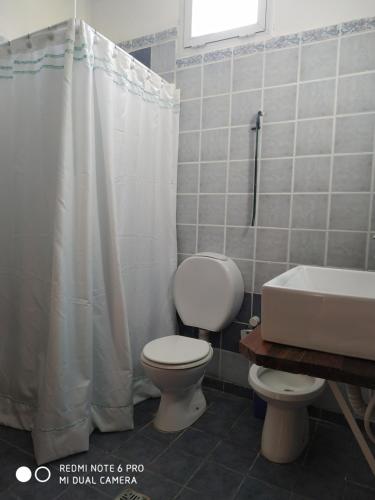 Bilik mandi di Departamento Centro 2 Dormitorios CON COCHERA