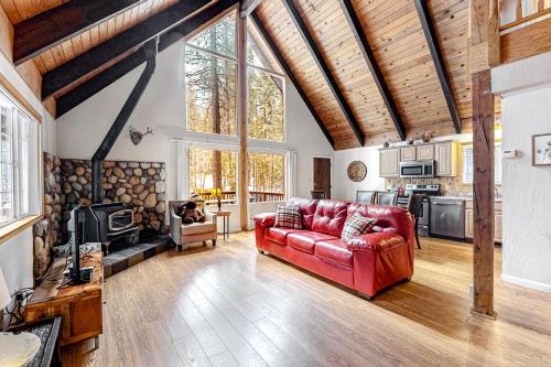 Charming Tahoe Chalet – Photos 4