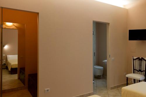 A television and/or entertainment centre at B&B Aquisgrana