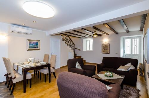 Posedenie v ubytovaní Apartment Maru Prestige