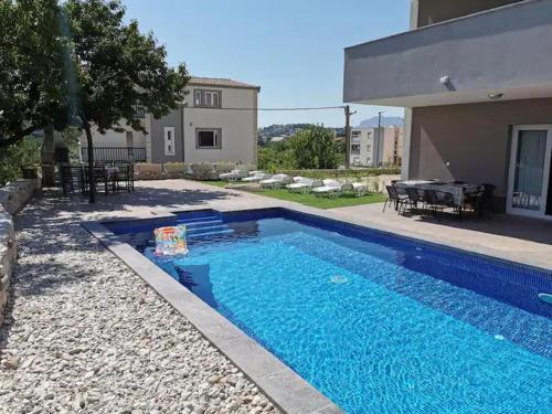Bazén v ubytovaní Holiday Home J&D 3 alebo v jeho blízkosti