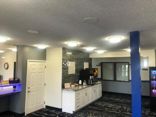 Gallery image of Coratel Inn & Suites by Jasper Northfield in Northfield
