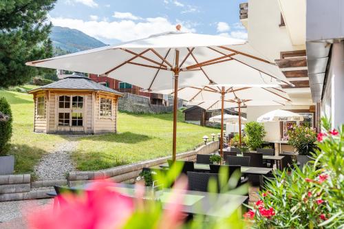 Nespecifikovaný výhled na hory nebo výhled na hory při pohledu z hotelu