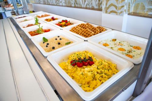 ホテルの敷地内または近くでの食事または食べ物