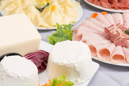 Еда / где поесть недалеко от отеля