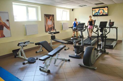 Fitness centrum a/nebo fitness zařízení v ubytování Hotel Resttime