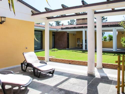 Κήπος έξω από το Apartment Vittoria by Interhome