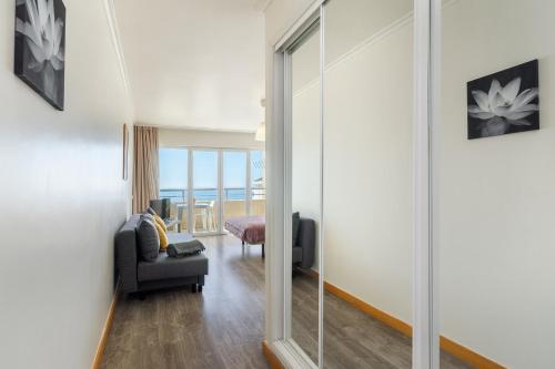 Praia da Rocha, 17 H, Frontal Sea View, Wonderful Studio, Air Conditioning, two Pools, Internet, Parking - Jardins da Rocha by IG