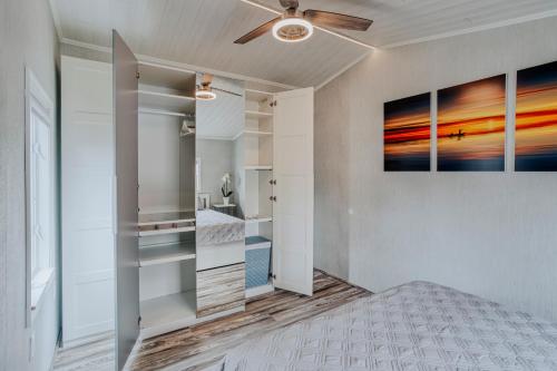 Afbeelding uit fotogalerij van Modern & Cozy stand-alone apartment - perfect stay in Painted Post