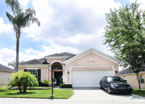 Large 3 Bedroom Home 15 Minutes From Walt Disney World, Davenport, United States