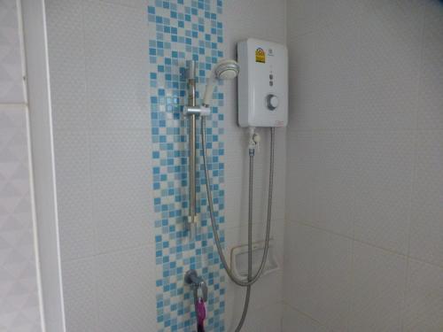 Баня в 1 Double bedroom Apartment with Swimming pool security and high speed WiFi