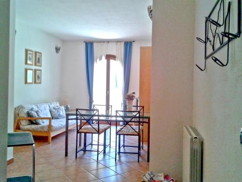 THREE-ROOM APARTMENT WITH PARKING – Photos 3